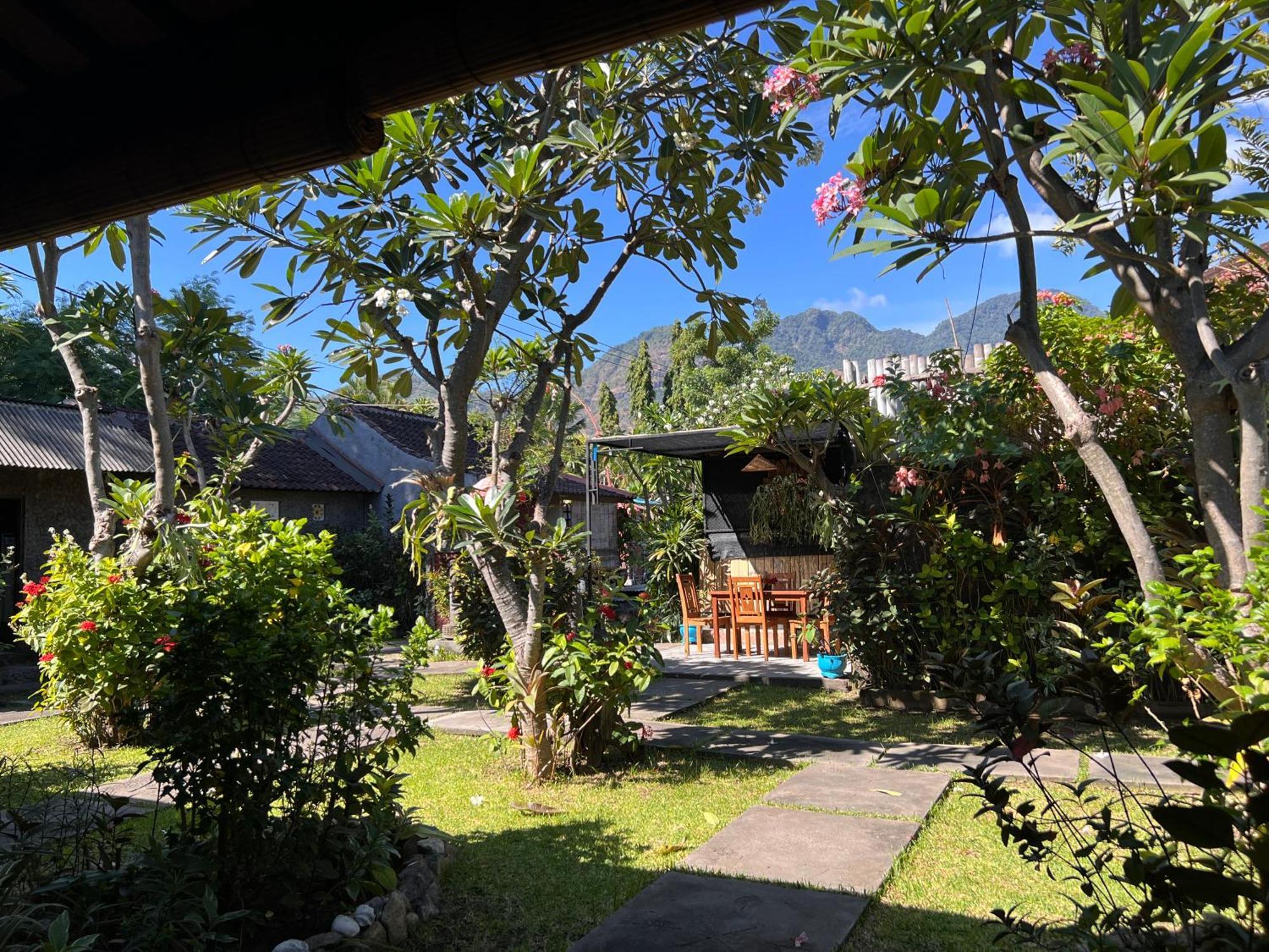Pondok Shindu Guest House Pemuteran Buitenkant foto